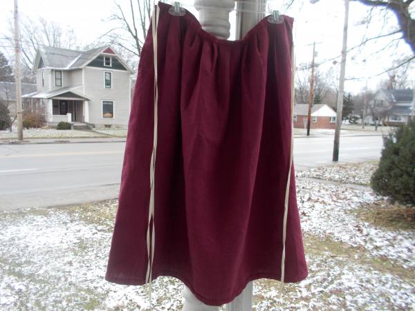 IL019 WILDCHERRY Softened 100% Linen Middle (5.3 oz/yd<sup>2</sup>)