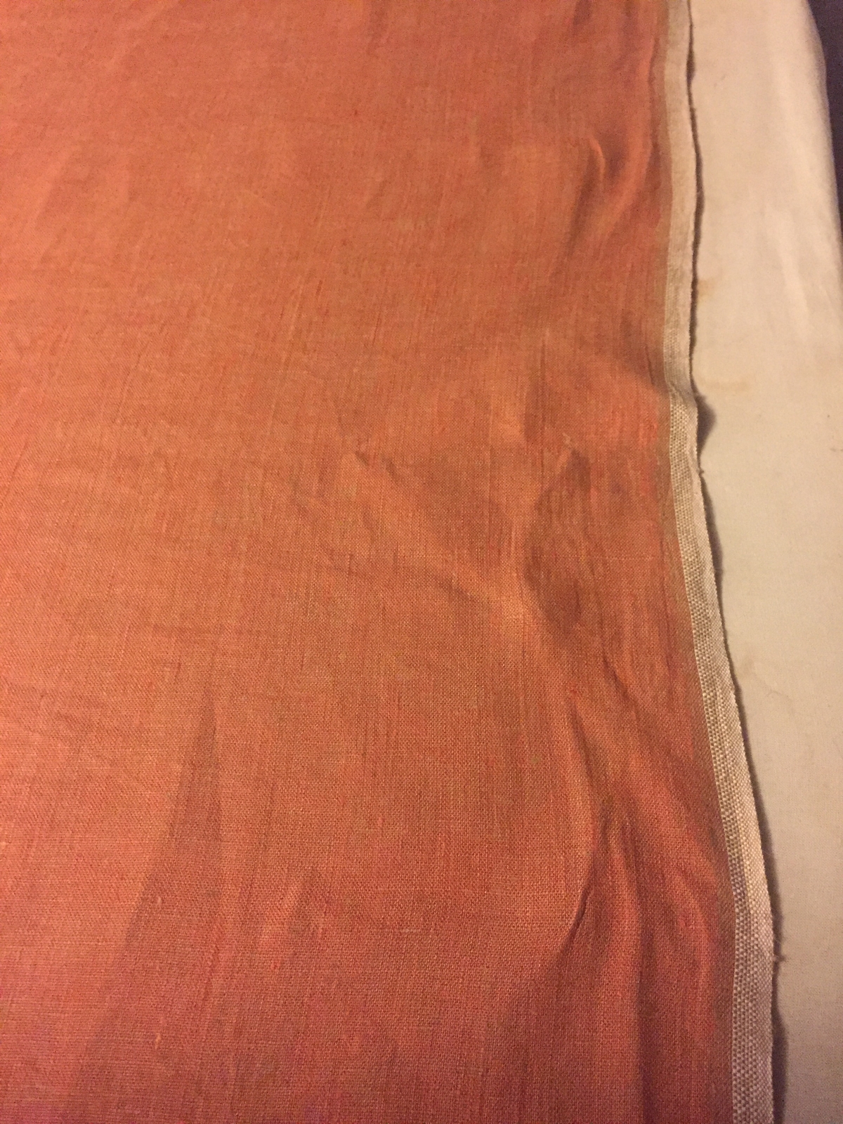 IL051 879 Softened 100% Linen Middle (5.6 oz/yd<sup>2</sup>)