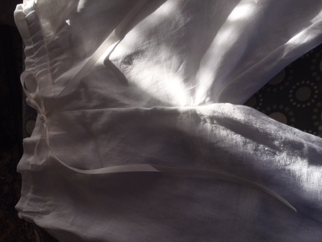 IL020 BLEACHED 100% Linen Light (3.5 oz/yd<sup>2</sup>)
