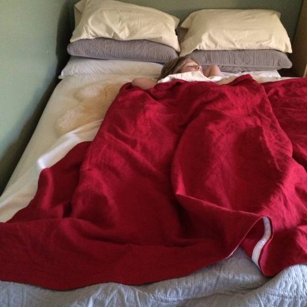 4C22 CRIMSON Softened - 100% Linen