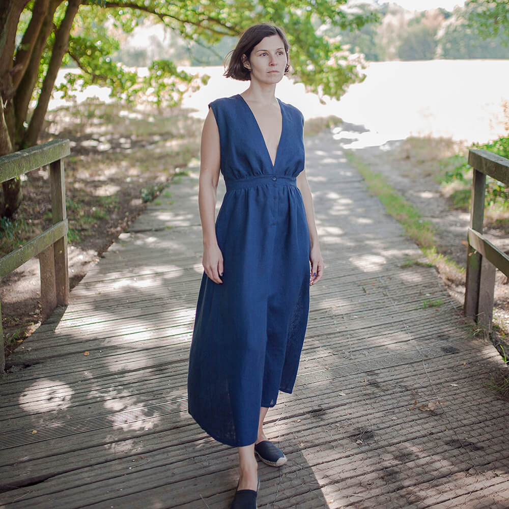 Fabrics-store.com: Aja — Plunging Neckline Maxi Dress, Type - Free PDF