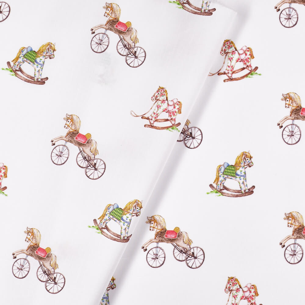 IC005 Percale 100% Cotton Fabric White / Mlt Horses Softened