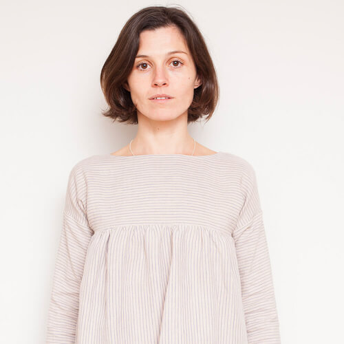 Fabrics-store.com: Nola — Striped Linen Gathered Blouse, Type - Free PDF